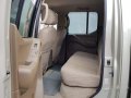 Nissan Frontier Navara 2010 LE A/T for sale-7