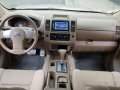 Nissan Frontier Navara 2010 LE A/T for sale-8