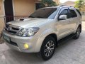 Toyota Fortuner V 2007 for sale-9