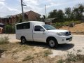 Toyota Hilux FX 2010 White Truck For Sale -0