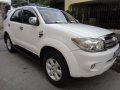 Toyota Fortuner G 2010 Diesel MT LCD monitor Loaded chrome very fresh for sale-3