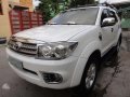 Toyota Fortuner G 2010 Diesel MT LCD monitor Loaded chrome very fresh for sale-1