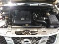 Nissan Frontier Navara 2011 LE A/T for sale-7