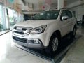 Isuzu Mu-x D-max Crosswind Trucks 2018 for sale-0