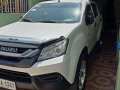 Isuzu MuX Limited (Almost Brand New) 2015 for sale-2