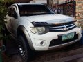 Mitsubishi Strada 4x4 matic top of the line2011 for sale-1
