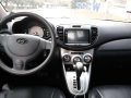 Hyundai i10 2010 AT for sale-6