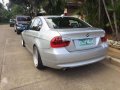 Well-maintained BMW 320i AT 2008 for sale-3