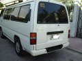 2015 NISSAN URVAN SHUTTLE P 598,000-2