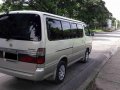 2002 Toyota Super Grandia 3L diesel engine.-1