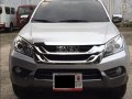 Good as new ISUZU MU-X LS-A MT 2.5L 4X2 2017 for sale-2