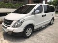 2011 HYUNDAI Starex VGT TCi turbo diesel vs Urvan Alphard Super Grandia E150-2