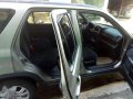 2006 HONDA CRV with picnic Table nego pa.-10