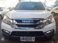 2016 Isuzu Mux 2.5L LS Automatic vs 2015_2017 montero fortuner-0