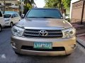 2010 TOYOTA  Fortuner g diesel automatic-0