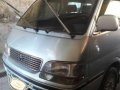 Van TOYOTA Hiace Commuter 2000-1