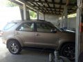 FOR SALE Toyota Fortuner v 4x4 matic diesel 2010-0