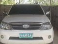 Toyota Fortuner G VVTi 2006 White For Sale -0