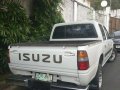 Isuzu Fuego 2000 MT for sale-3