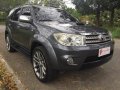 Toyota Fortuner 2011 V AT for sale-0