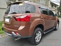 2018 Purchased Isuzu MUX 3.0 AT. Top of the line v-3