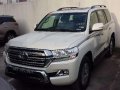 TOYOTA Land Cruiser 200 with unit available brand new 2018 full option Lc200-5