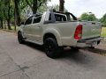 Well-maintained Toyota Hilux 2006 for sale-3