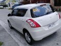 Suzuki Swift 2015 AT White HB For Sale -5