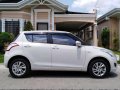 Suzuki Swift 2015 AT White HB For Sale -3