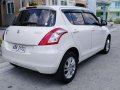 Suzuki Swift 2015 AT White HB For Sale -4