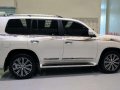 2018 Toyota Land Cruiser VX-2