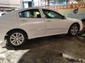 2006 MITSUBISHI Galant 240M Pearl white-3