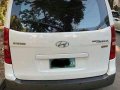 Hyundai Starex gold 2010 for sale -4