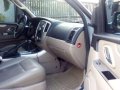 Ford Escape AT XLT Top of the Line 2010 model-1