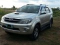 Toyota Fortuner V 2007 4x4 AT Silver For Sale -0