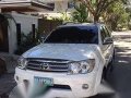 Toyota Fortuner 2011 G AT White For Sale -0