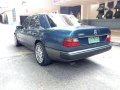 Mercedes Benz W124 automatic M104 engine-2