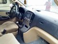 Hyundai Grand Starex GOLD 2010 For Sale -4