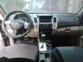 2007 TOYOTA gl Grandia d4d VS 2010 gls MITSUBISHI Montero sports-10