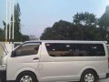 2016 Toyota Hiace Commuter vs grandia urvan 2017 2014 2015-2