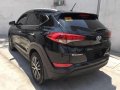 2016 Hyundai Tucson GLS 2.0CRDi DIESEL - Automatic GOOD as NEW!-4