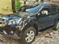 Isuzu Mu-x 2017 manual​ For sale -0