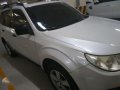 Subaru Forester 2010 AT White SUV For Sale -4