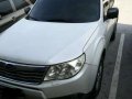 Subaru Forester 2010 AT White SUV For Sale -8