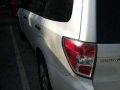 Subaru Forester 2010 AT White SUV For Sale -11