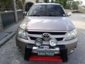 Toyota Hilux E MT 2005 Beige Pickup For Sale -1