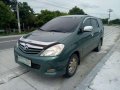 Toyota Innova G Manual 2011 Green For Sale -0