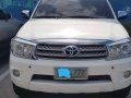 Toyota Fortuner 2010 G AT White For Sale -1