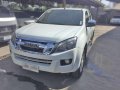 2015 Isuzu Dmax Ls 2.5 AT White For Sale -4