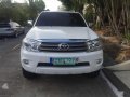 Toyota Fortuner 2005 2.7 Gas White For Sale -1